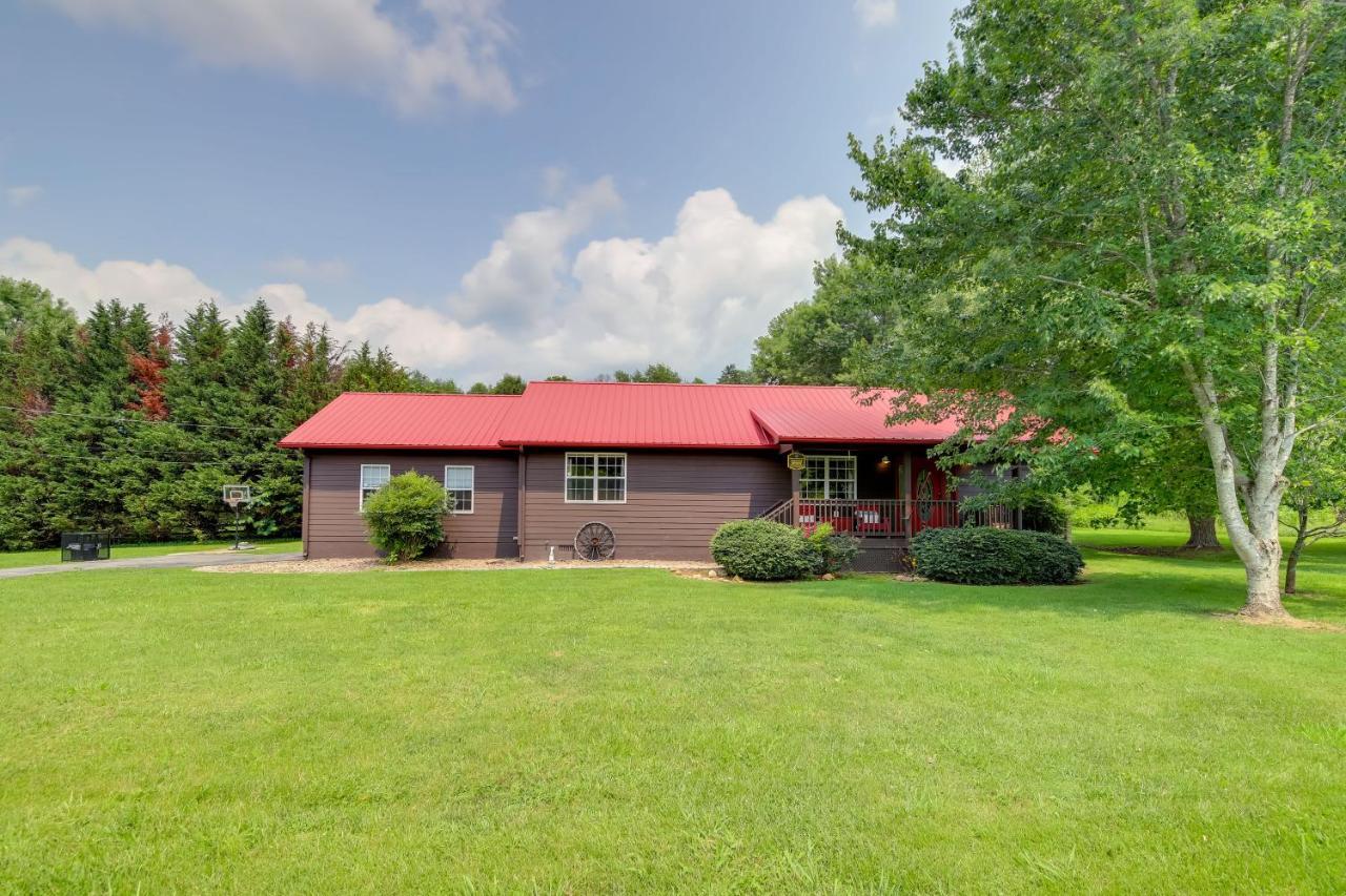 Sevierville Cabin With Private Hot Tub And Fire Pit Bagian luar foto