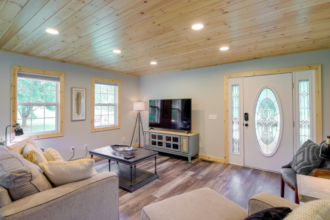 Sevierville Cabin With Private Hot Tub And Fire Pit Bagian luar foto