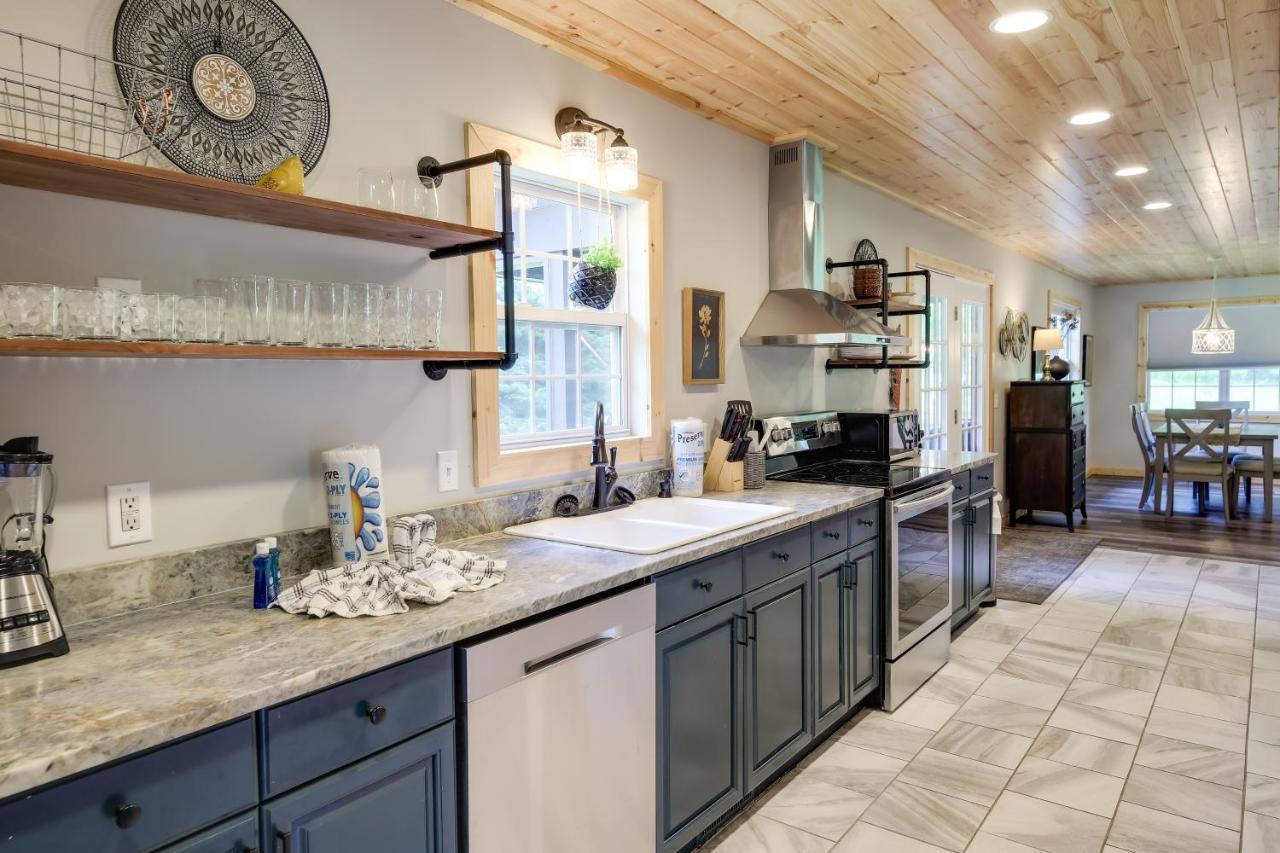 Sevierville Cabin With Private Hot Tub And Fire Pit Bagian luar foto