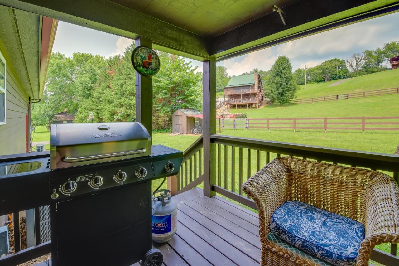 Sevierville Cabin With Private Hot Tub And Fire Pit Bagian luar foto