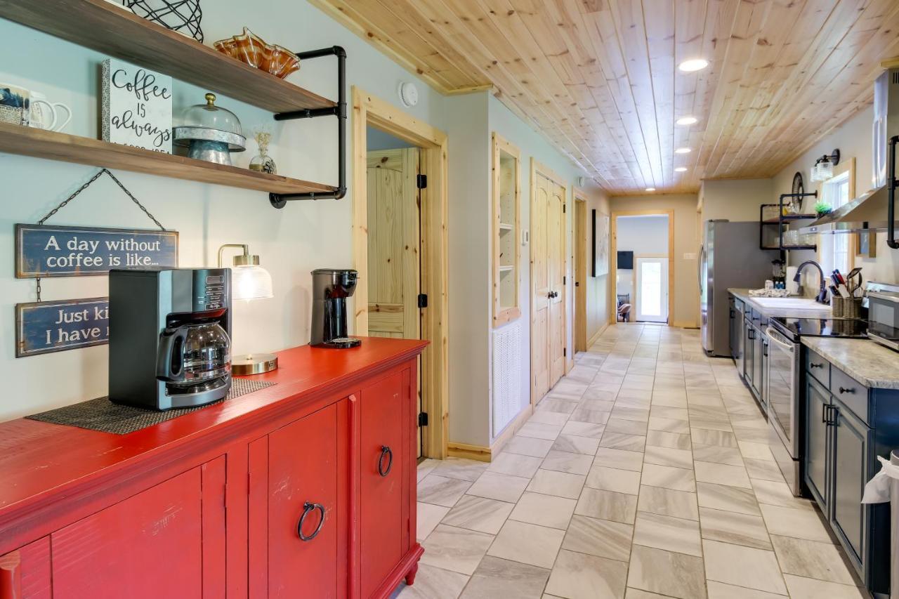 Sevierville Cabin With Private Hot Tub And Fire Pit Bagian luar foto
